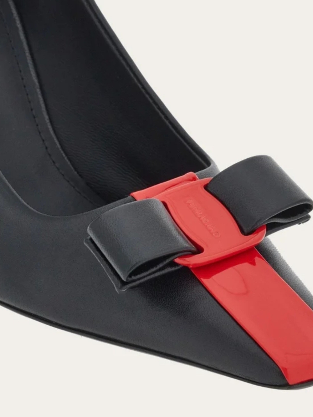 Salvatore Ferragamo Siwar 85 Vara Bow Black/ Red Pumps Size 10C NWB